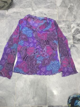 Bluse mit violettem Paisley-Muster