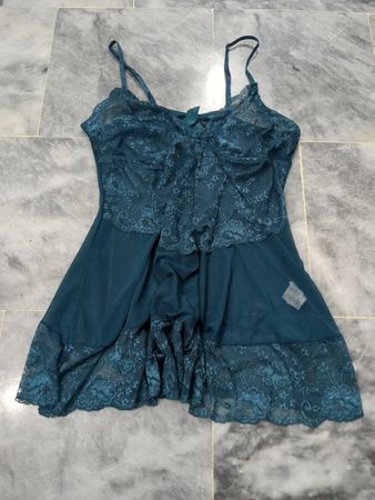 Teal-Spitzenbesatz-Nachthemd
