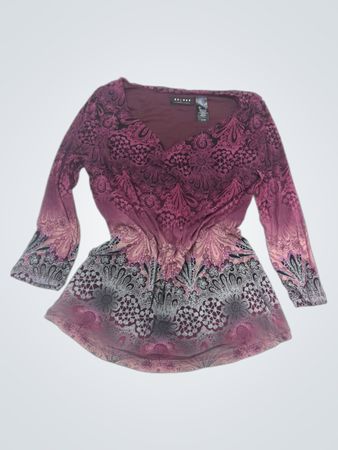Axcess, eine Liz Claiborne Company, Damenoberteil mit langem Ärmel in lila Paisley-Muster