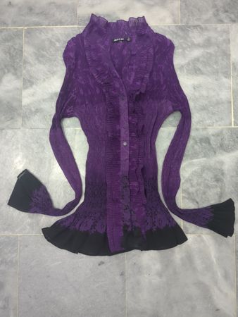 APT. 9 Purpur plissierte Bluse mit langen Ärmeln