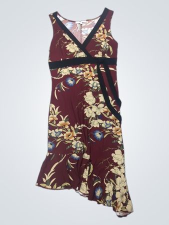 Charlotte Russe Floral Wickel-Midikleid