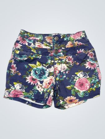 1st Kiss Floral Denim-Shorts