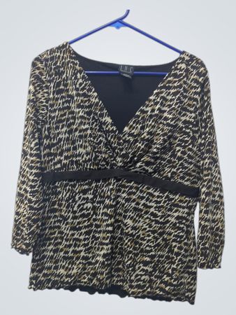 INC International Concepts Women's Animal Print V-Neck Twist Front Top