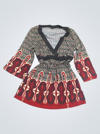 Damenkleid mit Druck und Glockenärmeln
