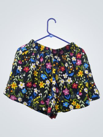 Schwarze Shorts mit Blumenmuster