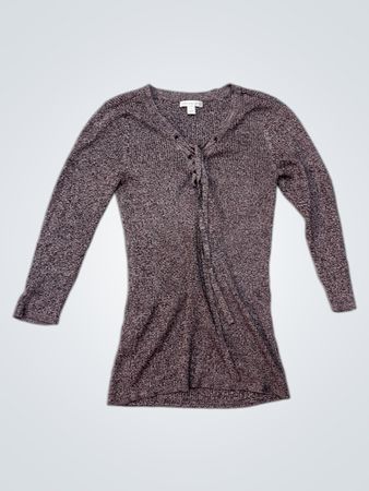NEW YORK & COMPANY Women's Rippenstrick-Pullover mit Schnürung und V-Ausschnitt