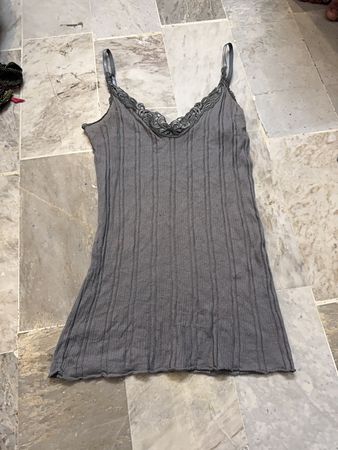 H&M Graues Spitzendetail-Camisole