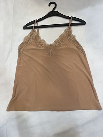 Débardeur en dentelle Amisu