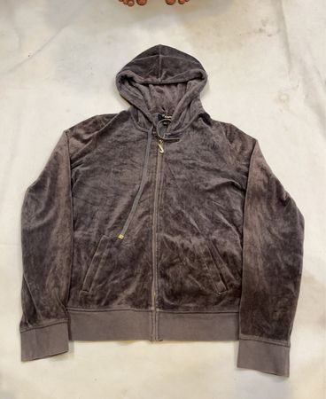 Chaqueta con capucha de cremallera de terciopelo gris de Juicy Couture