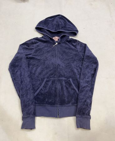 ベロアフーディー