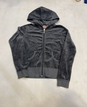 Sudadera de terciopelo gris de Juicy Couture