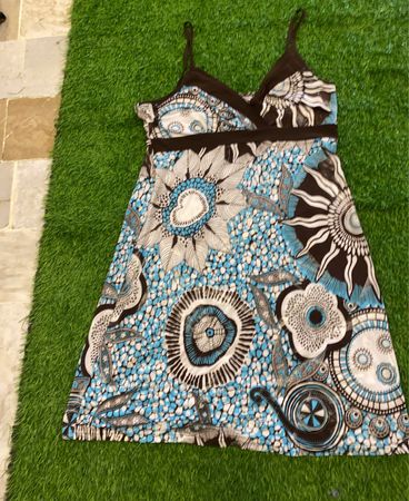 Robe florale bleu et marron