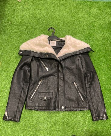 ONLY Kunstfellgefütterte Lederjacke