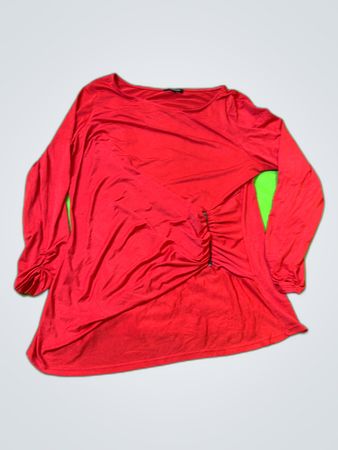 Blusa Vermelha de Manga Longa