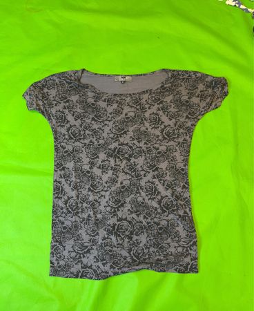 Schwarzes Blumenmuster T-Shirt