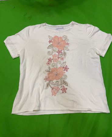 Alfred Dunner White Floral Embroidered Top
