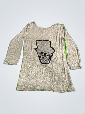 Gray Long-Sleeve T-Shirt with Skull Design