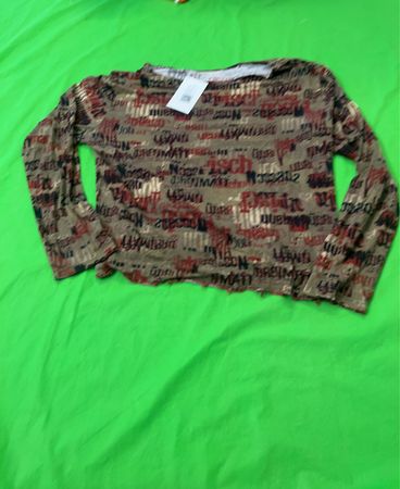Long-sleeved shirt with multicolor pattern