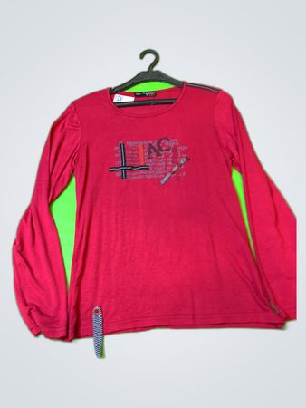 Côte Anglaise Red Long Sleeve Graphic T-Shirt