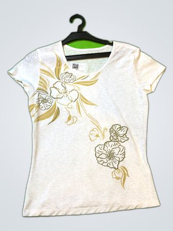 Printed Floral V-Neck T-Shirt