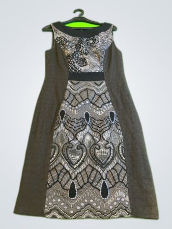 Peruna Sleeveless Lace Midi Dress