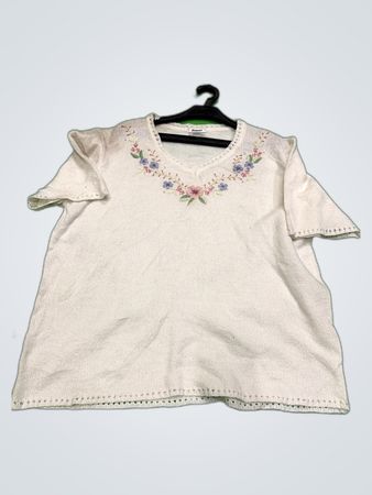 AMART Floral Embroidered White Top