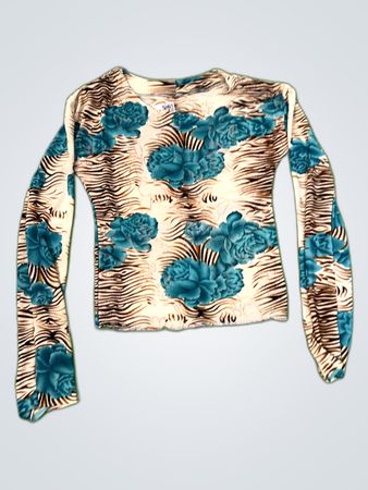 Long-sleeved floral shirt