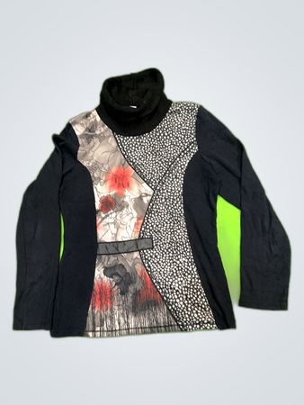 Armand Thierry Patterned Turtleneck Knit Top