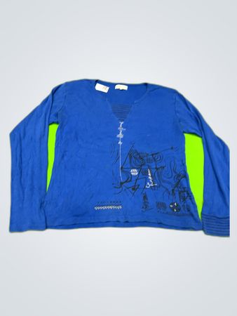 V2 Long Sleeve Printed V-Neck Top