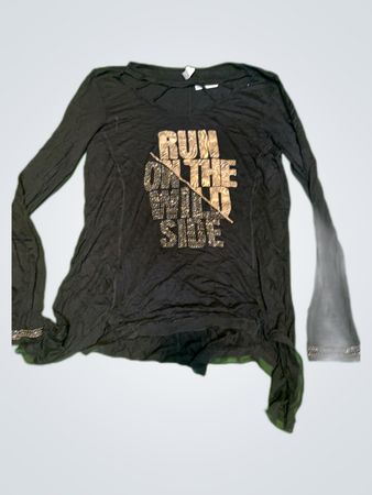 Trendy Black Long Sleeve Graphic Top