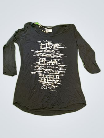 Janina Long Sleeve Graphic T-Shirt