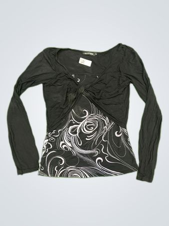 Jennifer Taylor Black Long Sleeve Top with White Design
