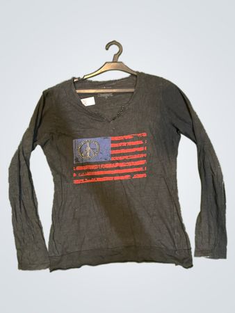 Cache Cache Long Sleeve Shirt with Flag Design