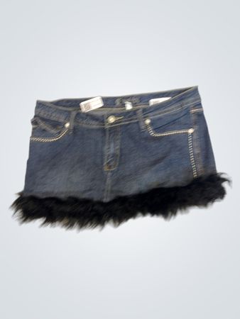 Upcycled C'est Moi Jeansrock mit schwarzem Kunstfellsaum