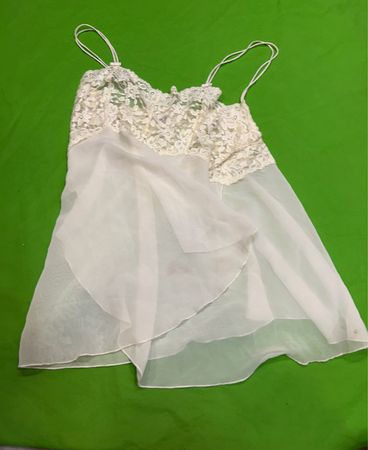 Weißes Spitzen-Babydoll-Unterkleid