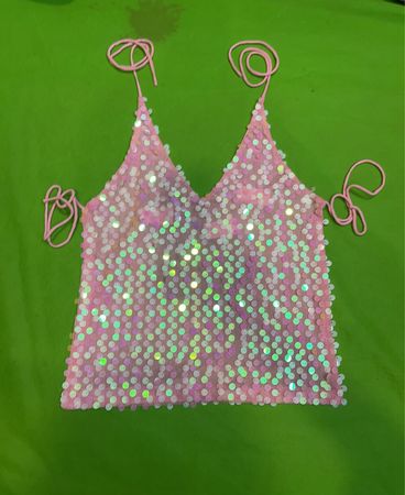 Upcyceltes pinkes Pailletten-Haltertop