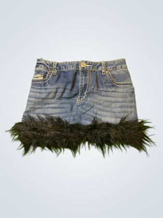 Upcycled Rhythm in Blues Denimrock mit Fellbesatz
