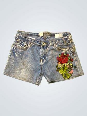 Upcycled Illegal Jeans Damen Denim Shorts mit Rosenstickerei