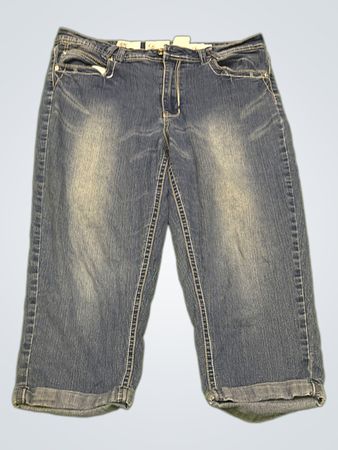 Denim-Capris mit verzierten Taschen