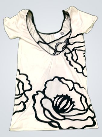 Weißes T-Shirt mit schwarzem Blumendruck