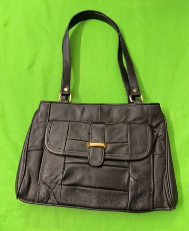 Schwarze Handtasche