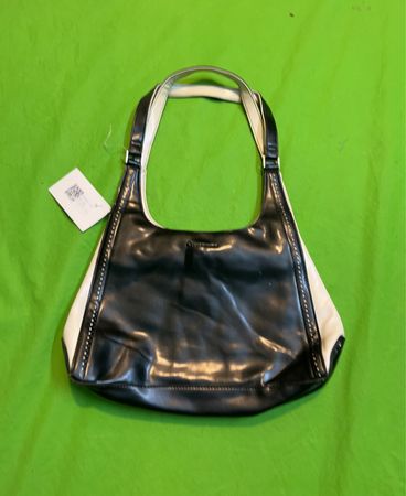 Liz Claiborne Schwarz und Weiß Schultertasche