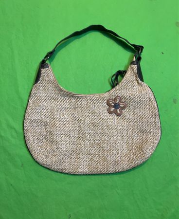 Debenhams Collection Woven Shoulder Bag mit Blumendetail