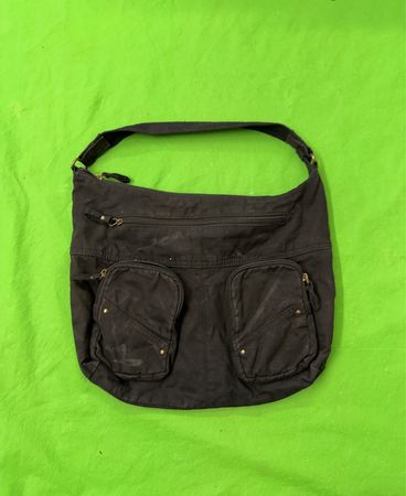 Schwarze Hobo-Tasche mit mehreren Taschen