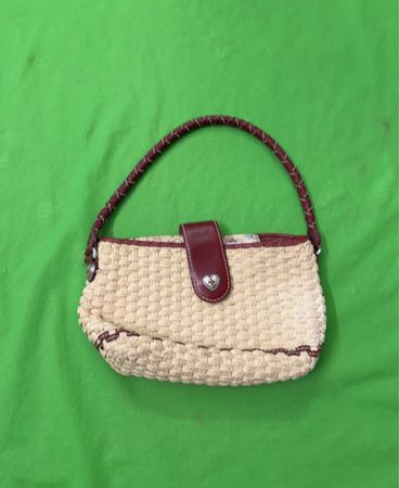 Brighton Strohhut und Lederhandtasche