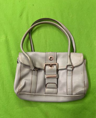Hellblaue Handtasche