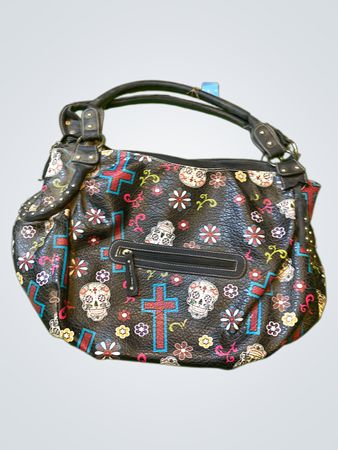 Schwarze Handtasche mit Zuckerschädel- und Kreuzmuster