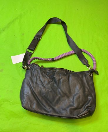 PARFOIS Schwarze Leder-Handtasche