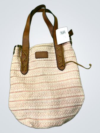 Rosa Strohtasche mit braunen Lederträgern
