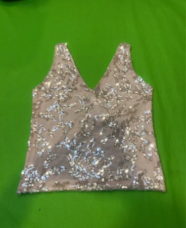 Upcycled Pailletten-verziertes V-Ausschnitt-Trägershirt